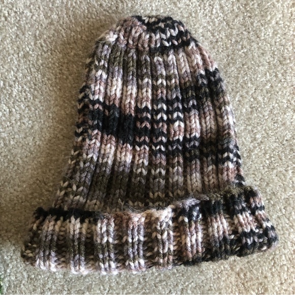 Handmade Knitted Toque Bundle - Nice warm hats for your winter activities - Picture 4 of 4